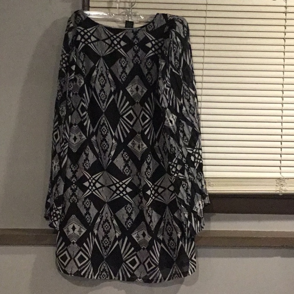 GA5) Women’s Fire Los Angeles Dress worn once.
